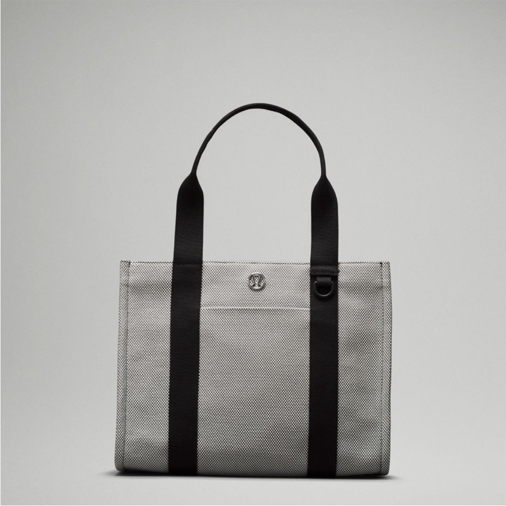 Lululemon 10L canvas tote